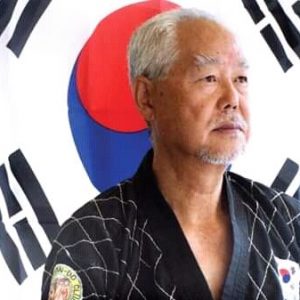 Mestre Woo Jae Lee faz aniversário hoje